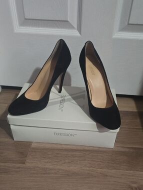 Expressions Black Suede Stiletto Pumps